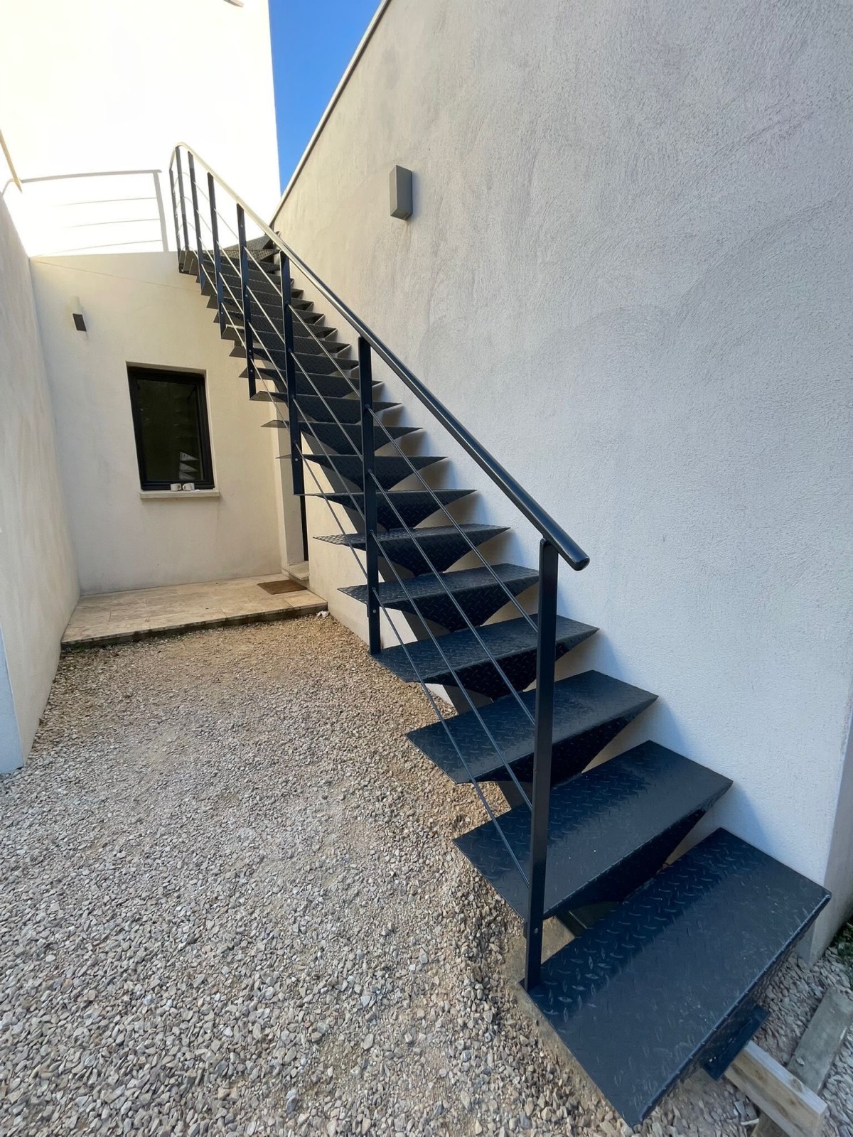 Protection contre la corrosion des rampes et garde-corps en bord de mer Avignon 84 Vaucluse