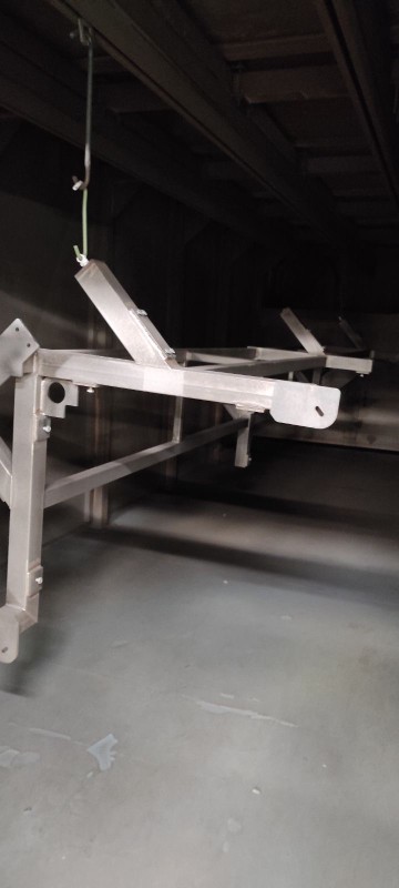 thermo laquage en peinture décontaminable de pièces diverses pour l industrie nucléaire RAL 5002