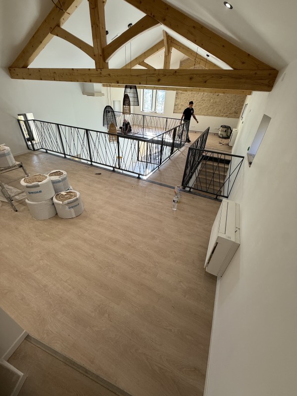 Thermolaquage d’un escalier et de garde corps de mezzanine pour notre Client, Sud fabrication à Saint-Victor Lacoste, 30