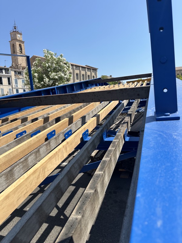 métallisation et thermolaquage en C5 pour une passerelle piétonne pour le port de Martigue dans les Bouches du Rhône