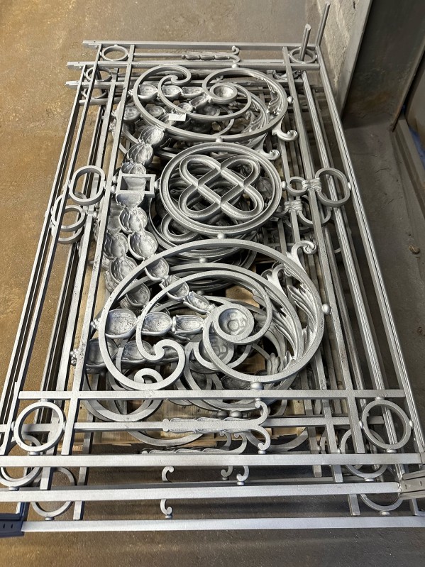 métallisation et thermolaquage de garde corps ancien pour l hôtel NEGRESCO