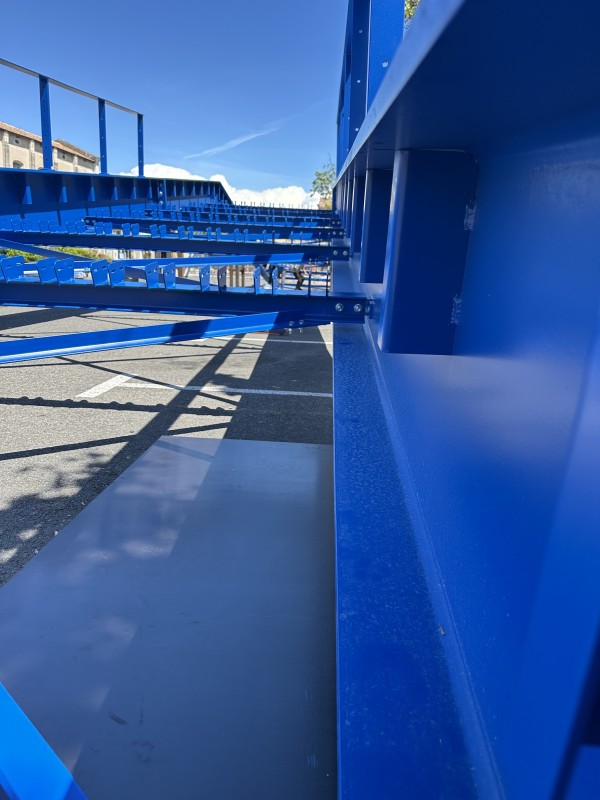 métallisation et thermolaquage en C5 pour une passerelle piétonne pour le port de Martigue dans les Bouches du Rhône