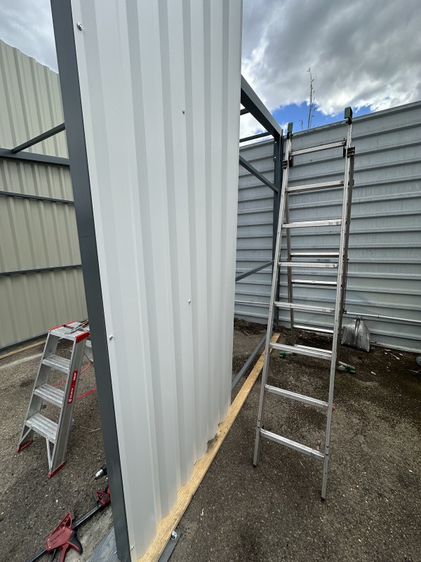 fabrication et thermolaquage d une structure abris à tracteur pour un client du Gard 30