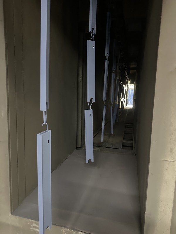 thermolaquage en RAL 5014 mat de garde corps aluminium de toiture