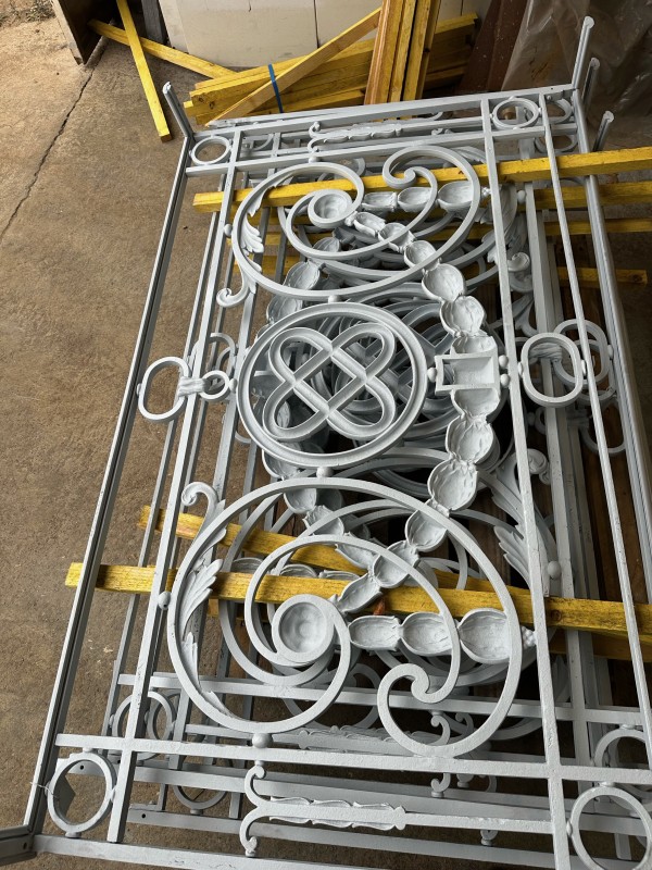 métallisation et thermolaquage de garde corps ancien pour l hôtel NEGRESCO