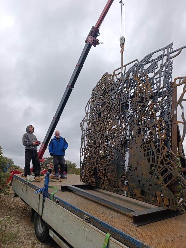 thermolaquage de sculptures arbres et livraison en Ral corten 