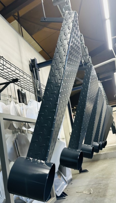 Thermolaquage d’un escalier et de garde corps de mezzanine pour notre Client, Sud fabrication à Saint-Victor Lacoste, 30