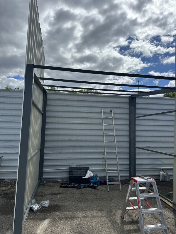 fabrication et thermolaquage d une structure abris à tracteur pour un client du Gard 30