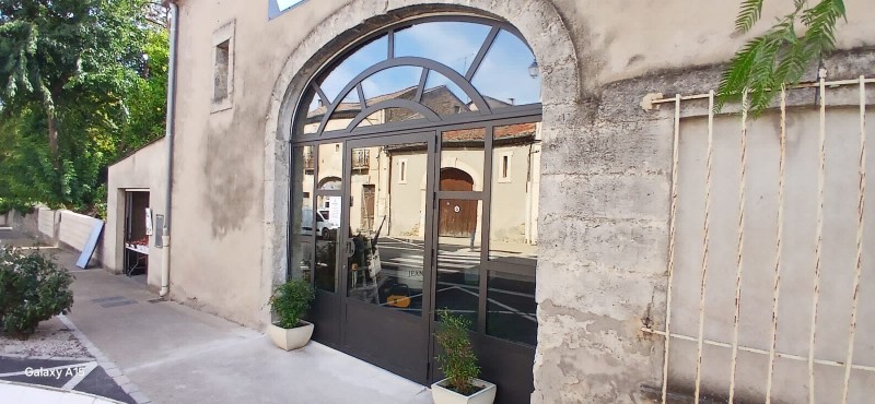 thermolaquage de menuiserie acier en RAL noir 2100sablé pour un client du 34 Hérault 