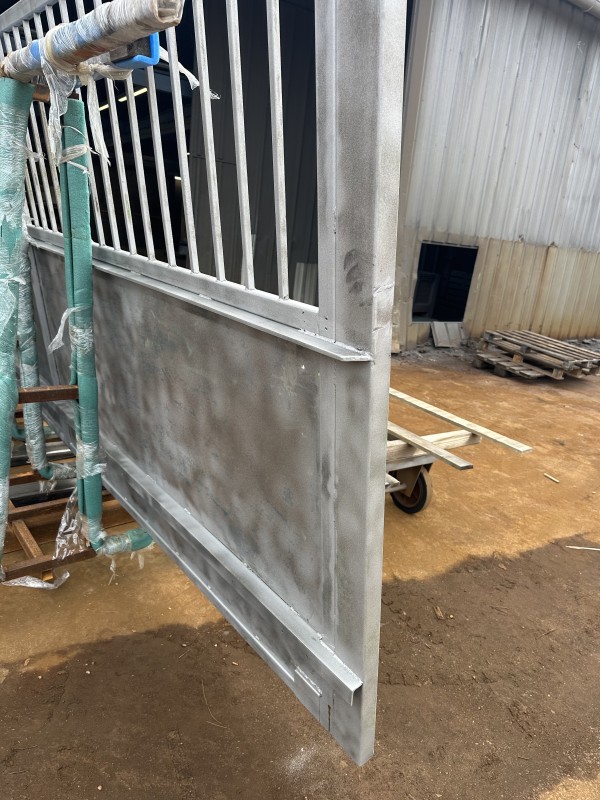 portail acier grenaillé pour prepa en thermolaquage 