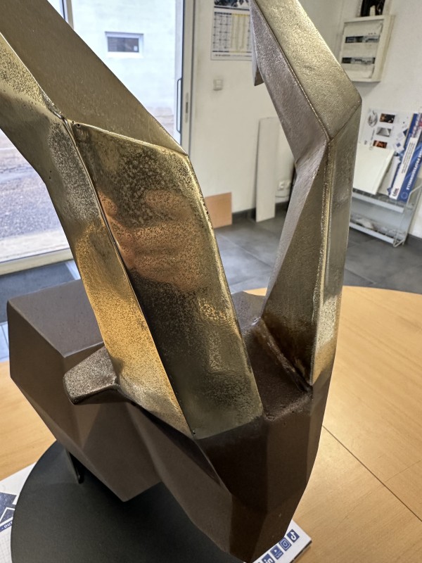 bronzage et thermolaquage en RAL Châtaignes d une sculpture acier  pour notre client ferronnerie DIVOL à barjac 30