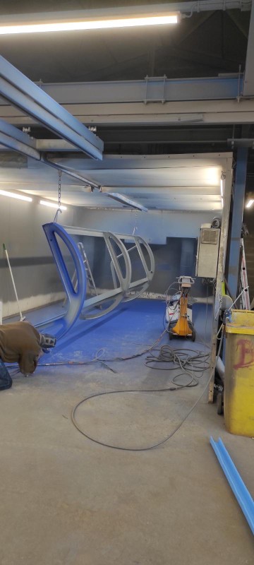 thermo laquage en peinture décontaminable de pièces diverses pour l industrie nucléaire RAL 5002