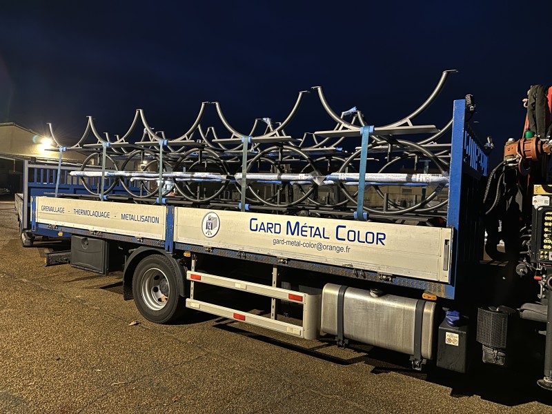 thermolaquage et transport de table thermolaqué