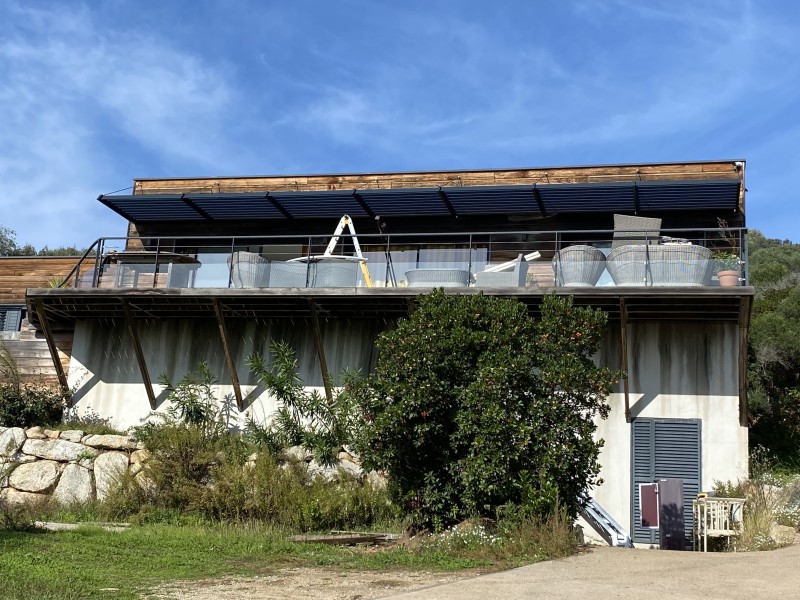 Thermolaquage d une pergolas alu pour un client en corse RAL7016  ft