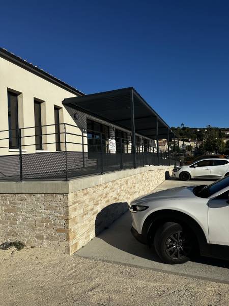 ensemble acier thermolaqué garde corp et pergolas ledenon 30 