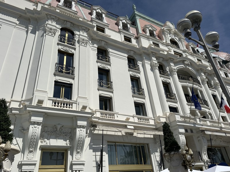 métallisation et thermolaquage de garde corps ancien pour l hôtel NEGRESCO