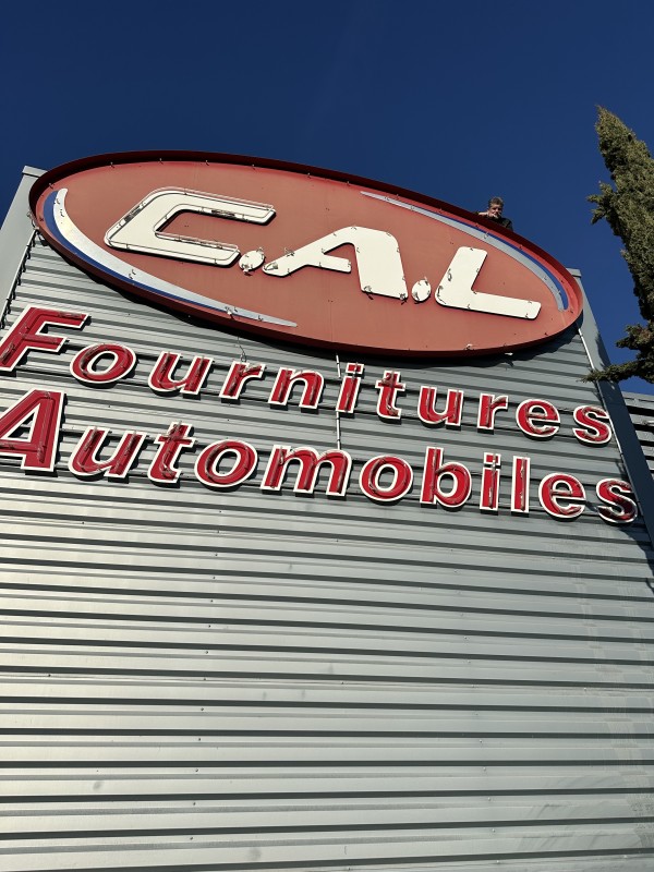 réfection d une enseigne lumineuse pour la société CAL sur montpellier dans le 34