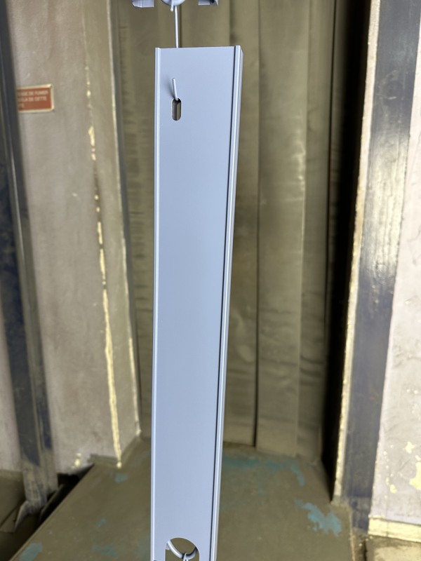 thermolaquage en RAL 5014 mat de garde corps aluminium de toiture
