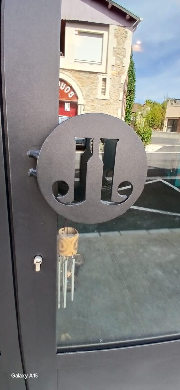 thermolaquage de menuiserie acier en RAL noir 2100sablé pour un client du 34 Hérault 