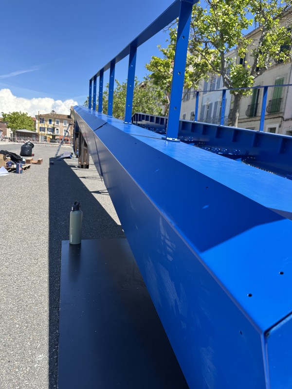 métallisation et thermolaquage en C5 pour une passerelle piétonne pour le port de Martigue dans les Bouches du Rhône