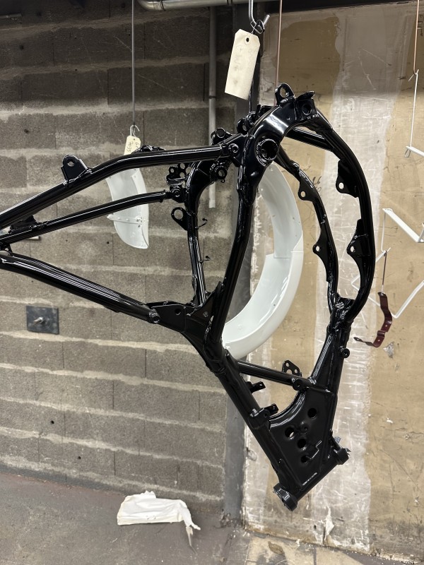 thermolaquage et anti rouille sur cadre moto ancienne